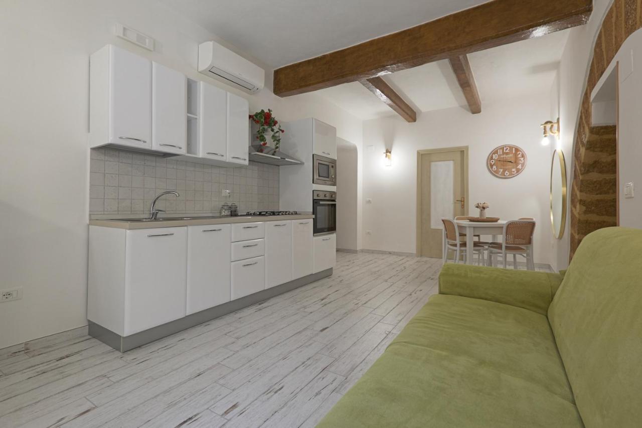 La Sedia Rossa Historical Centre Apartment อากริเจนโต ภายนอก รูปภาพ