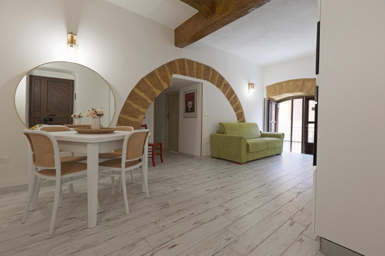 La Sedia Rossa Historical Centre Apartment อากริเจนโต ภายนอก รูปภาพ