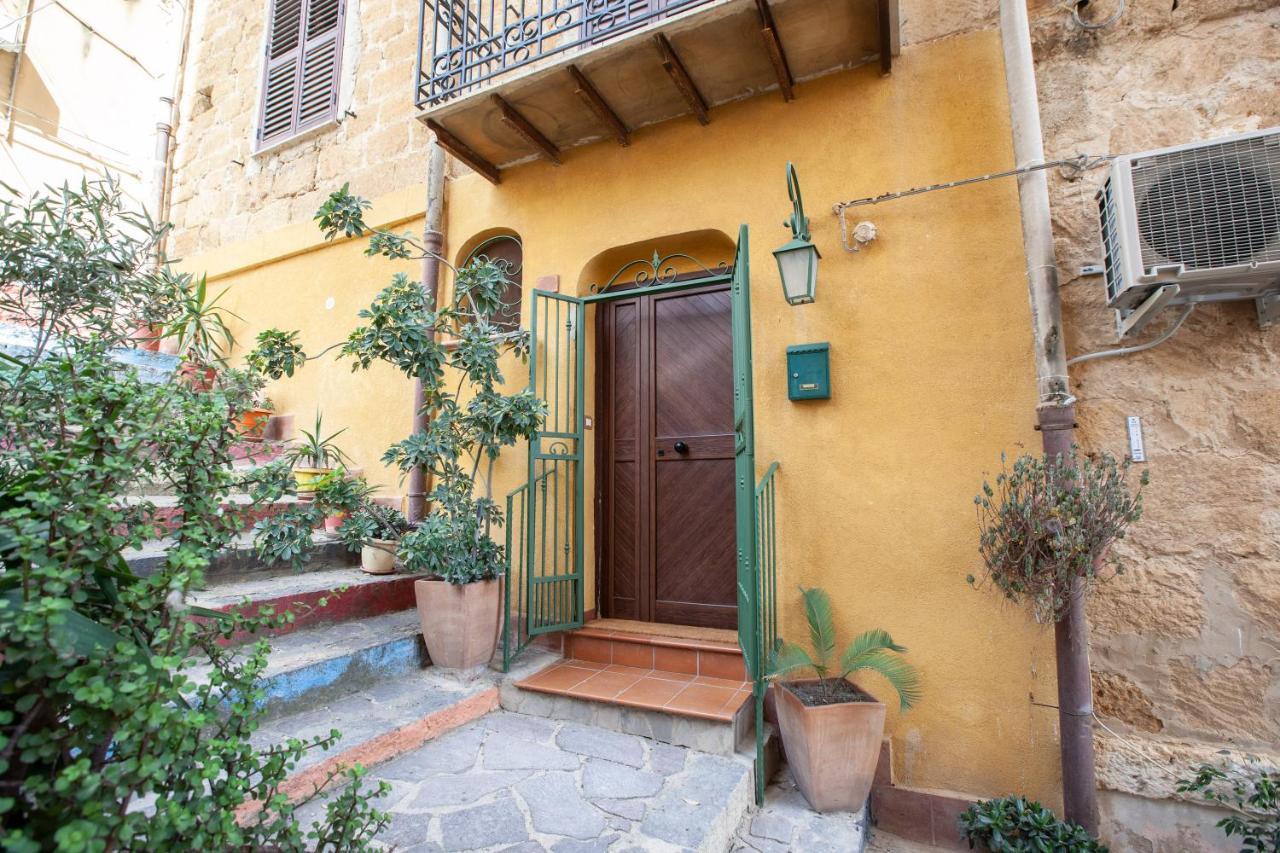 La Sedia Rossa Historical Centre Apartment อากริเจนโต ภายนอก รูปภาพ